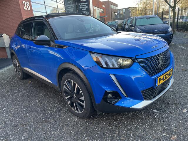 Peugeot e-2008 EV GT Pack 50 kWh // SCHUIF-KANTELDAK // DODEHOEK // LEDER-ALCANTARA // FULL LED // ADAPT. CRUISE // KEYLESS //