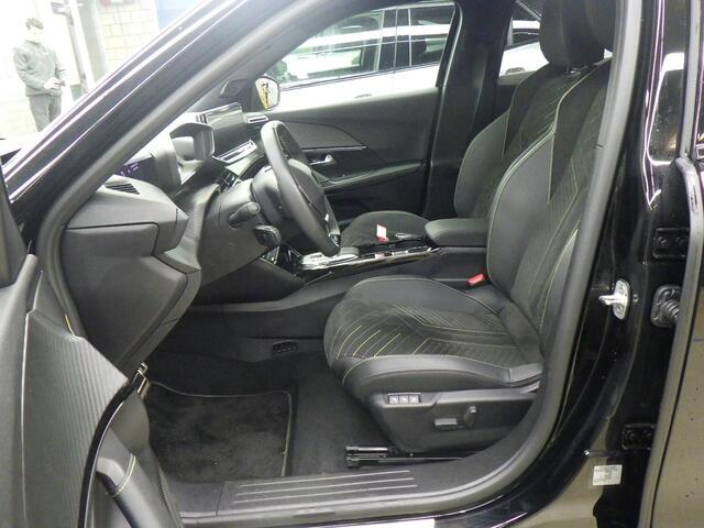 Peugeot e-2008 EV GT Avantage 54 kWh Alcantara interieur