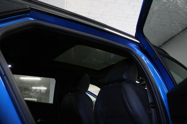 Peugeot e-2008 EV GT 50 kWh | PANO-DAK | CLIMA | 3-FASE | CARPLAY | STOEL-VERW | LMV | CAMERA | NAVI |