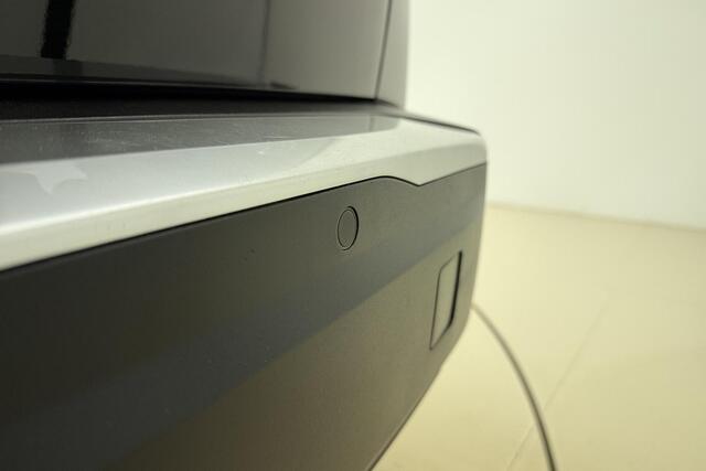 Peugeot e-2008 EV GT Pack 50 kWh 100% Elektrisch | Panorama dak | Alcantara bekleding | Camera | 3D-Instrumentenpaneel | Adaptive Cruise Control | Stoelverwarming | 1e eigenaar