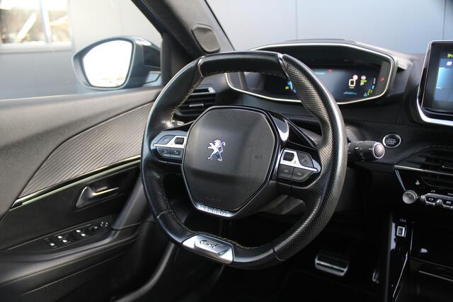 Peugeot e-2008 EV GT Pack 50 kWh | Incl. 12 maanden garantie | Voorstoelen verwarmd | Cruise control | Panorama dak | Airco | Navigatie | Dodehoekdetectie | DAB | Lichtmetalen velgen | Achteruitrijcamera | Parkeersensoren | Climate control | Zwarte hemelbekleding