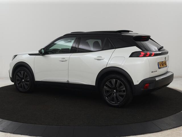 Peugeot e-2008 EV GT Pack 50 kWh | 3 Fase | Panoramadak | Stoelverwarming | Adaptive cruise | Leder | Carplay | Keyless | Camera | Full LED | Navigatie | Climate control | Dodehoek detectie