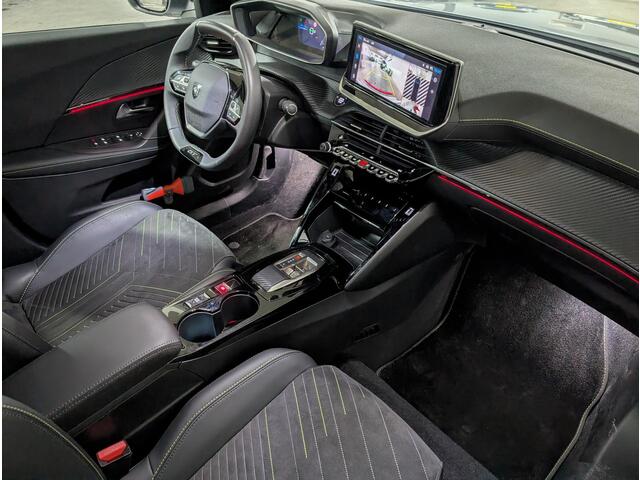 Peugeot e-2008 GT EV 3-FASEN 54kWh 156pk | SCHUIF/KANTELDAK | CAMERA | NAVI | ALCANTARA/LEDER | ADAPTIVE CRUISE | 18" LM-VELGEN | KEYLESS ENTRY