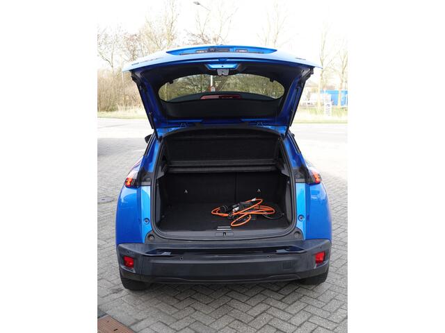 Peugeot e-2008 EV GT 50 kWh H-LEER | NAVI | CAMERA | ECC | CRUISE