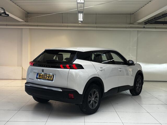 Peugeot e-2008 EV Active Pack 50 kWh SOH 92,2% |Navigatie | Parkeersensoren achter | Cruise control