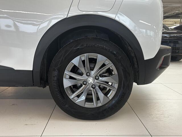 Peugeot e-2008 EV Active Pack 50 kWh SOH 92,2% |Navigatie | Parkeersensoren achter | Cruise control