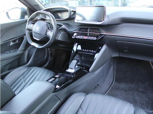 Peugeot e-2008 EV GT Pack 50 kWh | Navi / Panoramadak / Leder