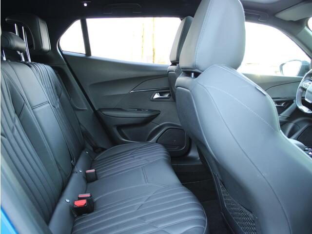 Peugeot e-2008 EV GT Pack 50 kWh | Navi / Panoramadak / Leder