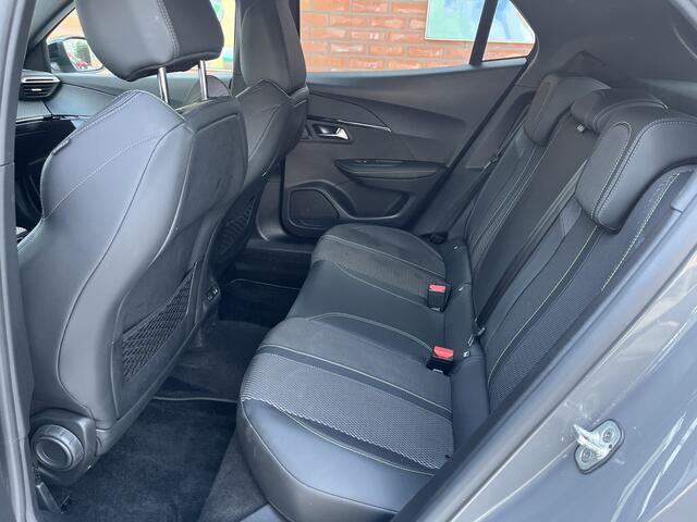 Peugeot e-2008 EV GT 54 kWh | Carplay/Android Auto | Keyless | Camera achter |