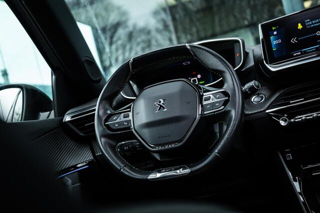 Peugeot e-2008 EV GT Première 1 fase 50 kWh NL Auto | 360 Camera | BTW