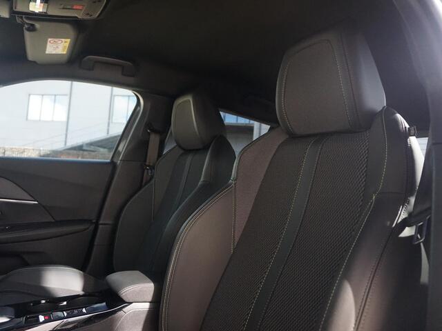 Peugeot e-2008 EV GT 54 kWh Keyless entry