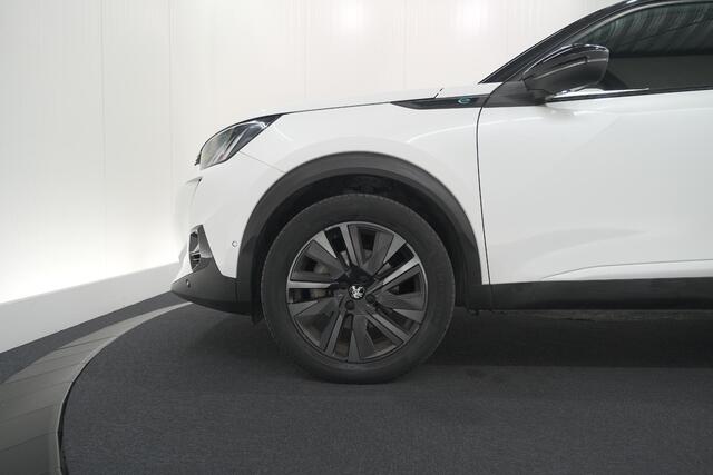 Peugeot e-2008 EV GT 50 kWh | Camera | Alcantara Pakket | Adaptieve Cruise Control | Stoelverwarming | Dodehoekdetectie