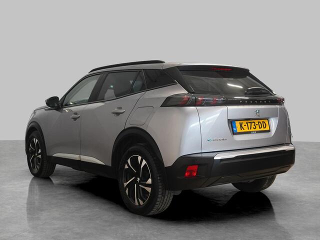 Peugeot e-2008 EV Allure 50 kWh | Panoramadak | Keyless | Camera | Adaptieve Cruise Control | All season banden