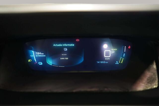 Peugeot e-2008 EV Allure 50 kWh | Panoramadak | Keyless | Camera | Adaptieve Cruise Control | All season banden