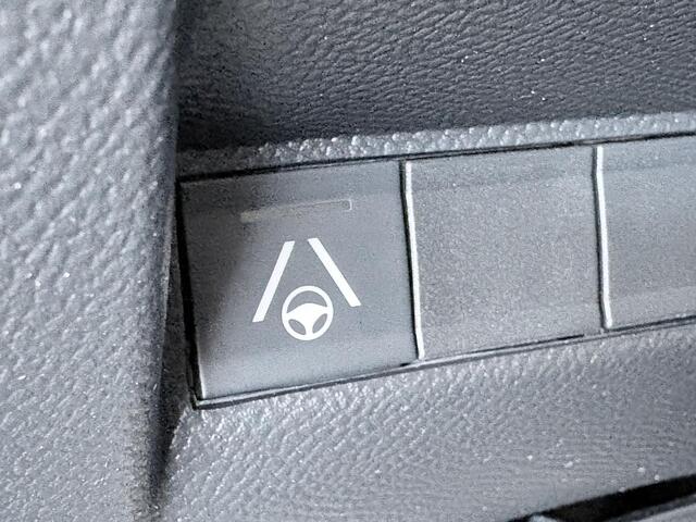 Peugeot e-2008 EV GT 50 kWh