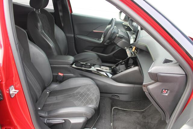 Peugeot e-2008 EV GT Pack 50 kWh Airco Navi Camera Carplay Adaptive Cruise Dealer onderhouden