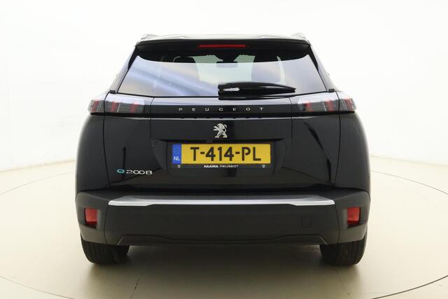 Peugeot e-2008 EV Style 50 kWh 3-Fase l 1e Eigenaar l Camera l PDC l LED l DAB l Apple Carplay & Android Auto l Climate Control l Cruise Control l Lichtmetalen Velgen