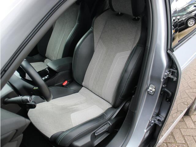 Peugeot e-2008 EV GT Pack 50 kWh | Camera/Stoelverwarming/Navi/Adaptive Cruise