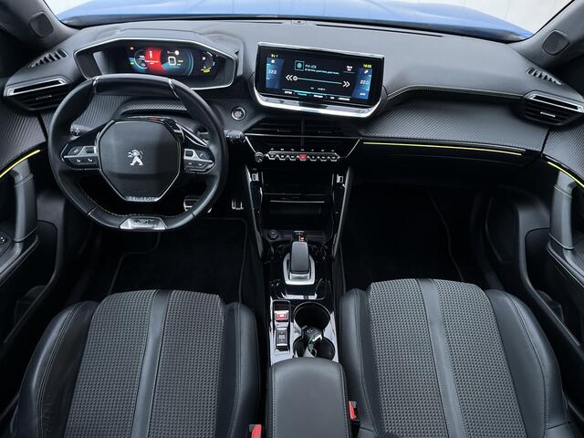 Peugeot e-2008 EV GT 50 kWh | Schuifdak | Carplay/Android Auto | Camera achter |