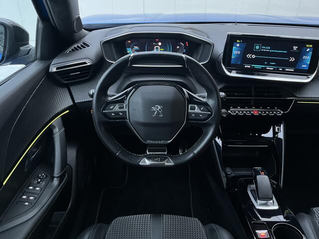 Peugeot e-2008 EV GT 50 kWh | Schuifdak | Carplay/Android Auto | Camera achter |