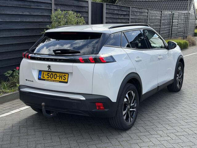 Peugeot e-2008 Allure Pack 50 kWh 136PK Automaat Trekhaak, Navigatie, Achteruitrijcamera, Keyless, Parkeersensoren, Apple Carplay, Android Auto