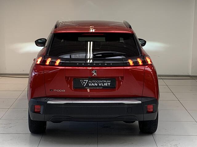 Peugeot e-2008 EV Allure Pack 50 kWh Navigatie, lichtmetalen velgen, automaat.