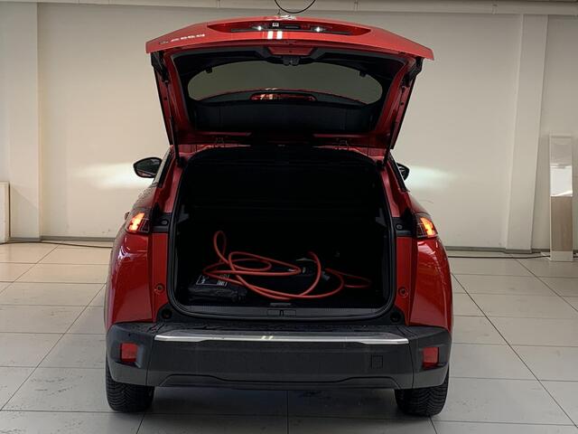 Peugeot e-2008 EV Allure Pack 50 kWh Navigatie, lichtmetalen velgen, automaat.