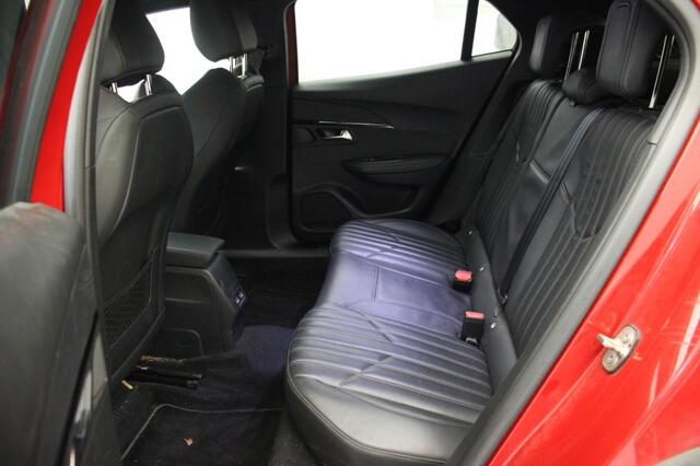 Peugeot e-2008 GT 50 kWh - Digitaal Cockpit, Carplay, Navi, Cruise, Camera, Leer, Stoelverw. SOH 88,4%