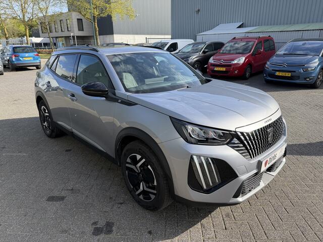 Peugeot e-2008 EV Allure 50 kWh (Keyless Entry - LED - Parkeersensoren V+A - Navigatie - Automatische Airco - 3D Cockpit - Apple Carplay)