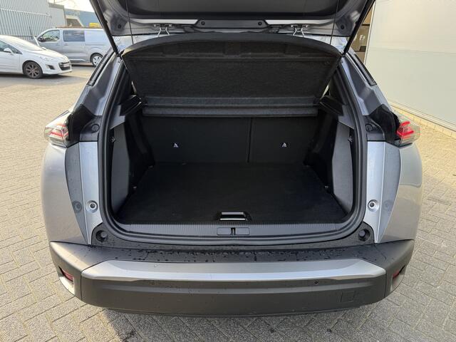 Peugeot e-2008 EV Allure 50 kWh (Keyless Entry - LED - Parkeersensoren V+A - Navigatie - Automatische Airco - 3D Cockpit - Apple Carplay)