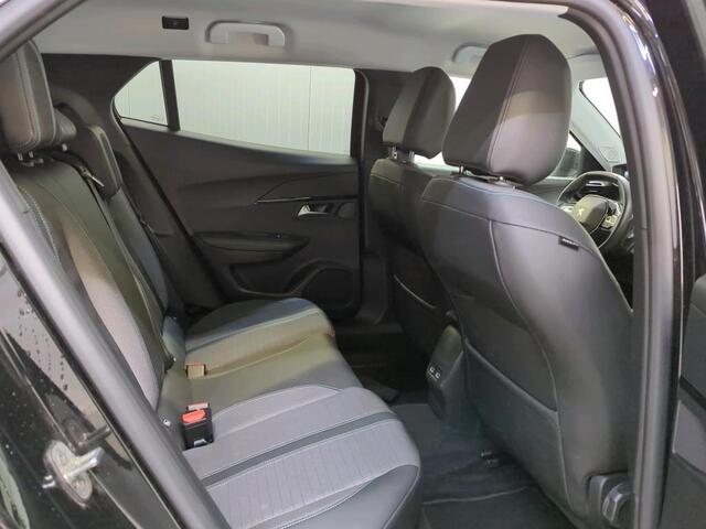 Peugeot e-2008 EV Allure Pack 50 kWh | 46.700 KM | Pack Drive | 3D Navigatie | Stoelverwarming | WORDT VERWACHT