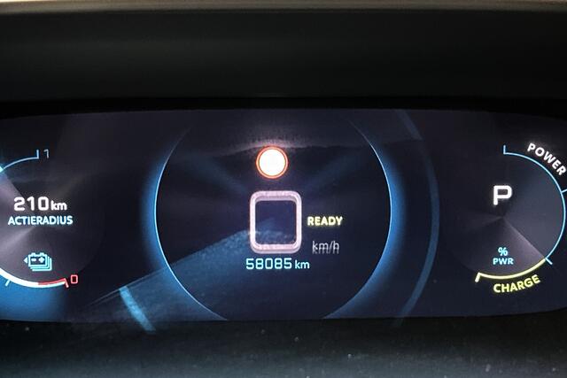 Peugeot e-2008 EV Active 50 kWh | Half leder | Camera | LED koplampen | Cruise control