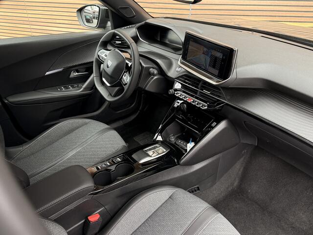 Peugeot e-2008 EV Allure Avantage 54 kWh 360* Camera / Adapt. Cruise / Navi / Clima