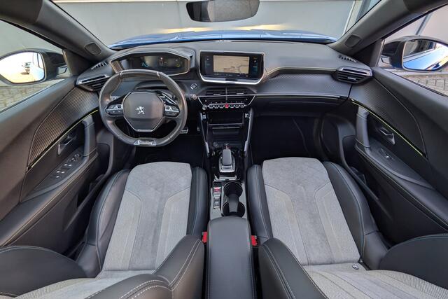 Peugeot e-2008 EV GT Pack 50kWh SOH 92% Panorama