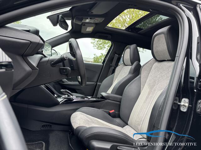 Peugeot e-2008 EV GT Pack 50 kWh, 360° camera, panodak, keyless, Pack Safety Plus, trekhaak, NL-dealerauto