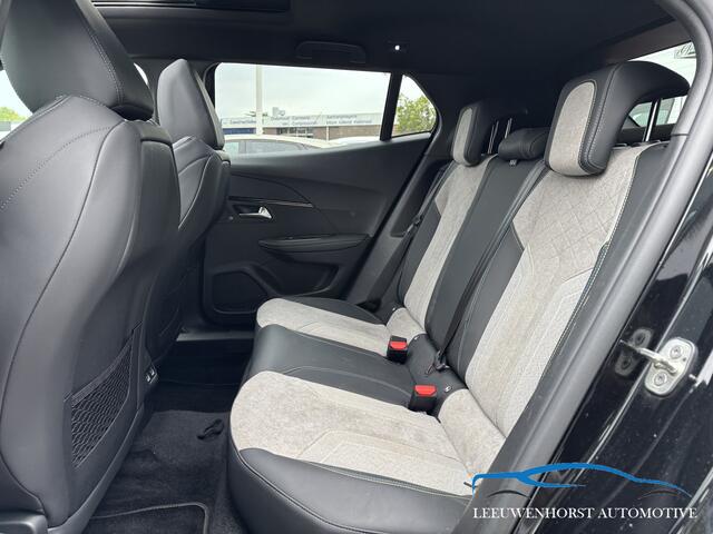 Peugeot e-2008 EV GT Pack 50 kWh, 360° camera, panodak, keyless, Pack Safety Plus, trekhaak, NL-dealerauto