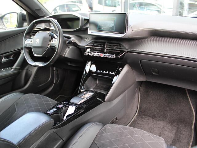 Peugeot e-2008 EV GT Pack 50 kWh | Navi / Camera / Climate