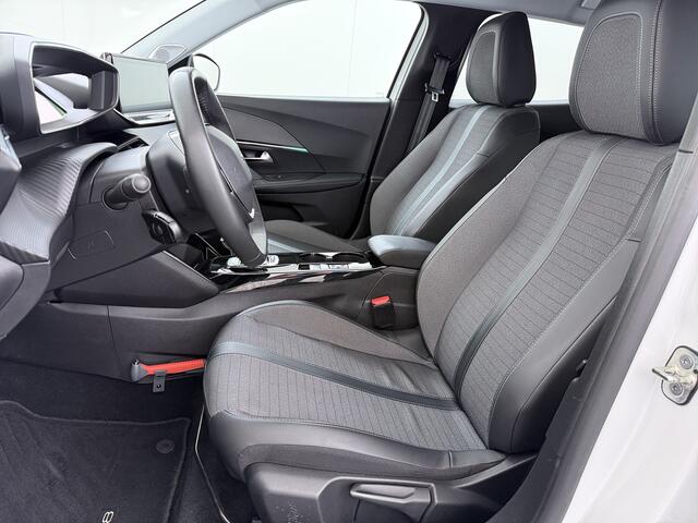 Peugeot e-2008 EV Allure Pack 50kWh SOH 95% 3-Fase 360°Camera 3D-Navi Apple Carplay Android Auto Ecc Cruise Control Pdc Keyless Privacy Glas Lmv Led DAB+ Bluetooth Lane Assist Isofix Rijstrooksensor Origineel Nederlandse Auto