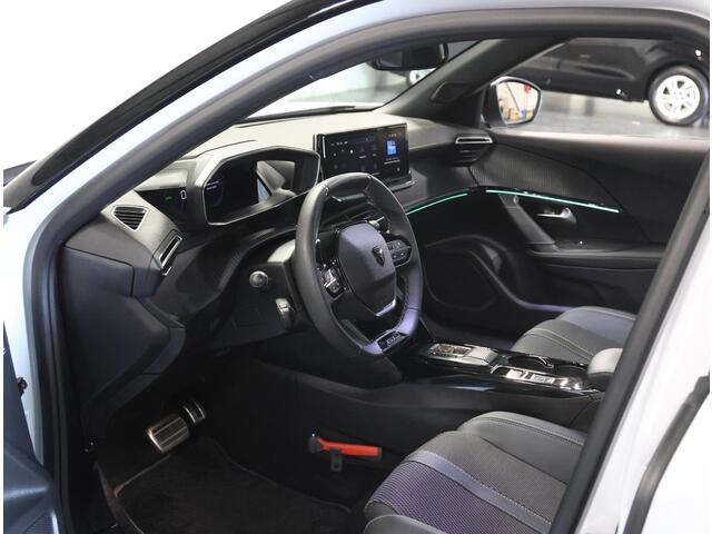 Peugeot e-2008 EV GT Avantage 54 kWh 156PK | 1ste eigenaar | AppleCarPlay/AndroidAuto | Climate Control | Adaptive Cruise Control | 360'Camera | FULL LED | Navigatie | LMV | Parkeersensoren | Privacy Glass | Isofix | Two-Tone | Sfeerverlichting |