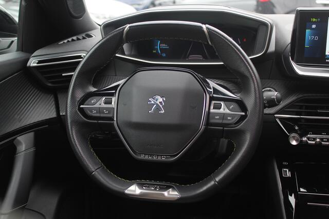 Peugeot e-2008 EV GT Pack 50 kWh / Camera / Virtual Cockpit / Half leder / 18'' / Navigatie / Keyless / Cruise Control Adaptief / Dodehoek detectie