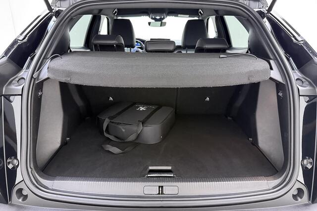 Peugeot e-2008 EV GT Pack 50 kWh | Achteruitrijcamera | Cruise control | Climate control | Navigatie | Apple/Android carplay | Stoelverwarming | Parkeersensoren voor/achter | Stuurbediening