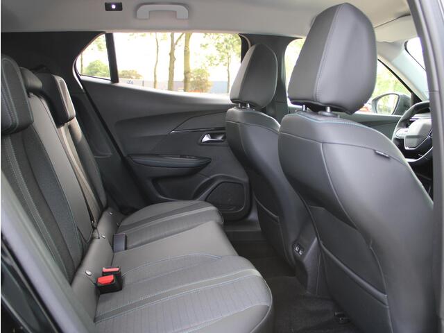 Peugeot e-2008 EV Blue Lease Allure 50 kWh | Navi / Camera / Climate