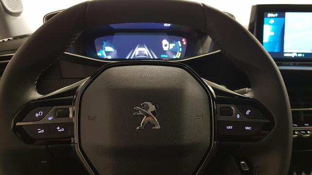 Peugeot e-2008 EV Allure Pack 50 kWh Navigatie Climate control 3D Digitale cockpit Camera Lichtmetalen Velgen