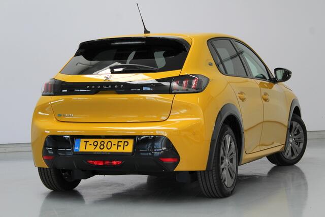 Peugeot e-208 EV Allure Pack 50 kWh 136PK, DEELS LEER | NAVIGATIE | CARPLAY | CAMERA | CRUISE CONTROLE