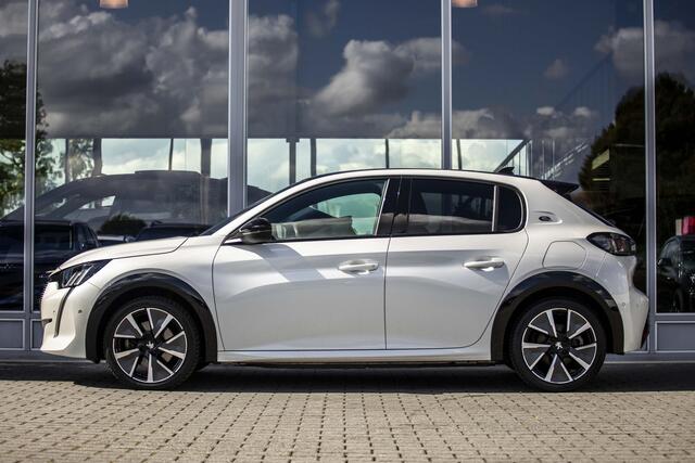 Peugeot e-208 EV GT 350 50 kWh | Pano | Camera | ACC