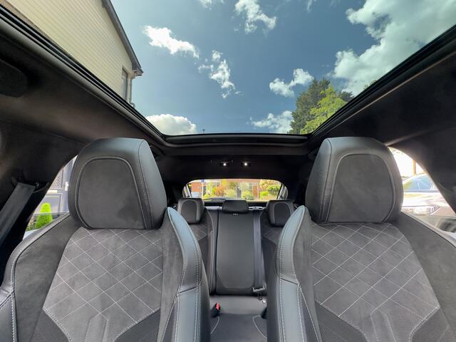 Peugeot e-208 EV GT PACK 50 kWh AUTOM 29D.KM!! PANODAK LEDER NAVI CAMERA LED LMV PDC