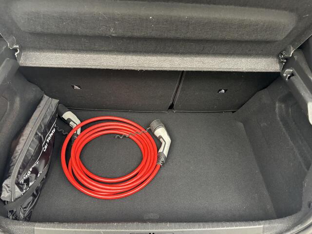 Peugeot e-208 EV Allure 50 kWh SOH 93,2% | Navigatie | Android auto / Apple carplay | Cruise control | Achteruitrijcamera