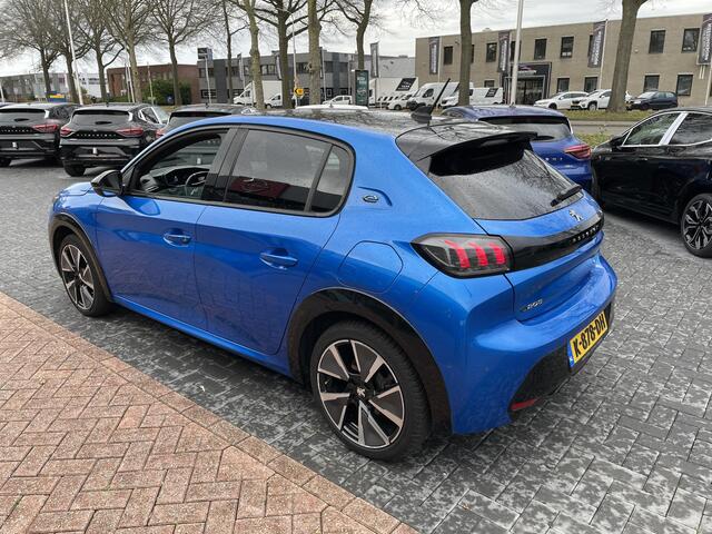 Peugeot e-208 EV GT 350 50 kWh | Panoramadak | Carplay | Navigatie |