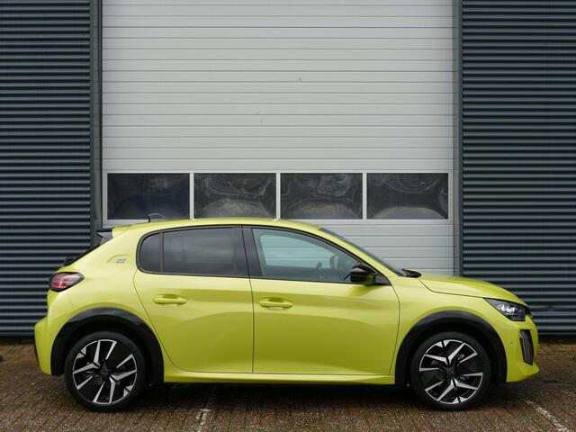 Peugeot e-208 EV GT 51kWh | 423KM WLTP | 17% Bijtelling | AUTOMAAT | Stoelverwarming Met Massage Functie | Adaptive Cruise Control | Parkeer Camera Voor & Achter | Alcantara Bekleding | 17 Inch Lichtmetalen Velgen |