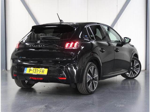 Peugeot e-208 EV GT Pack 50 kWh 136PK | 1ste eigenaar | AppleCarplay/Android Auto | 17"LMV | Camera | AUTOMAAT | Keyless | Cruise Control | Climate Control | Camera | FULL LED | Sfeerverlichting | Isofix | Privacy Glass |